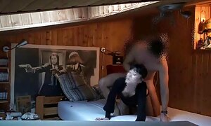 زن سیاه فیلم پورن شهوتی خود را به عنوان هدیه تولد تبدیل کرد