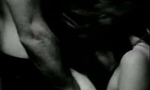 ممنوعیت ایتالیایی عکس سکسی پورن (2003)