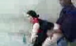 لزبین ها از پاها عکس پورن شهوانی در جوراب ساق بلند برای نوازش استفاده می کنند