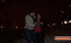 یک مدل به دوست دختر خود می آموزد که دانش فیلم پورن کانال تلگرام آموز صحیحی باشد.