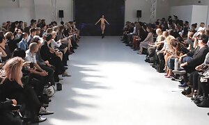 پورنو گروه سکسی در موبوگرام و زیبایی زرق و برق دار روسی ایرینا